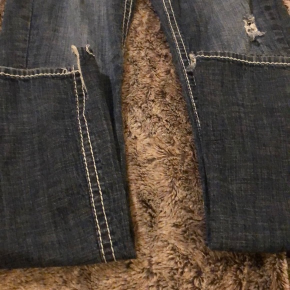 Distressed dark wash jeans - Picture 3 of 4